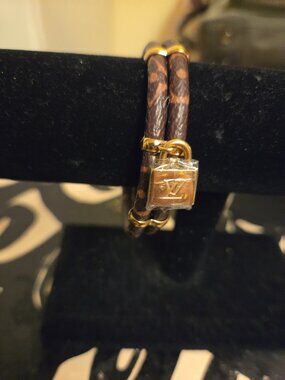 LV. leather  bracelet